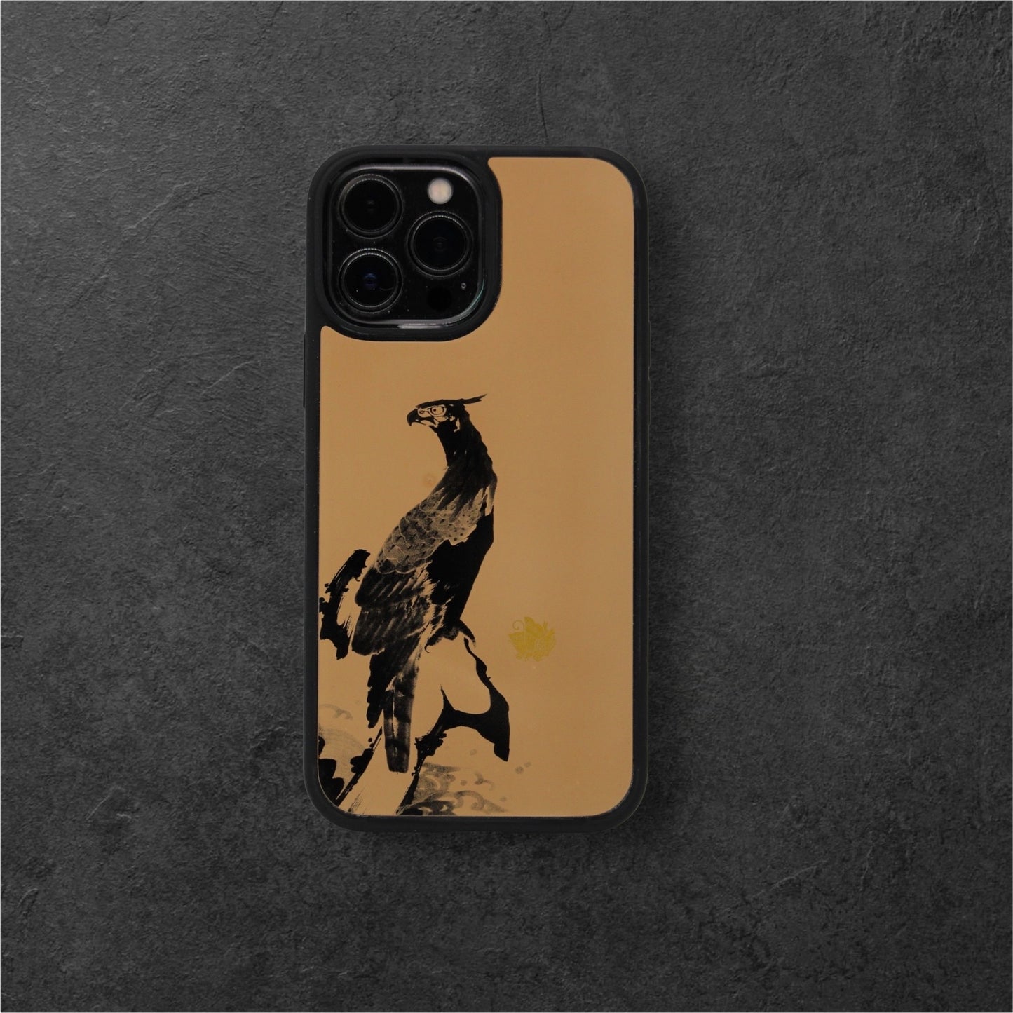 SIJ0003 瀬戸蝶兵衛 蒟醤スマホケース 【伊藤若冲シリーズ 鷹図】